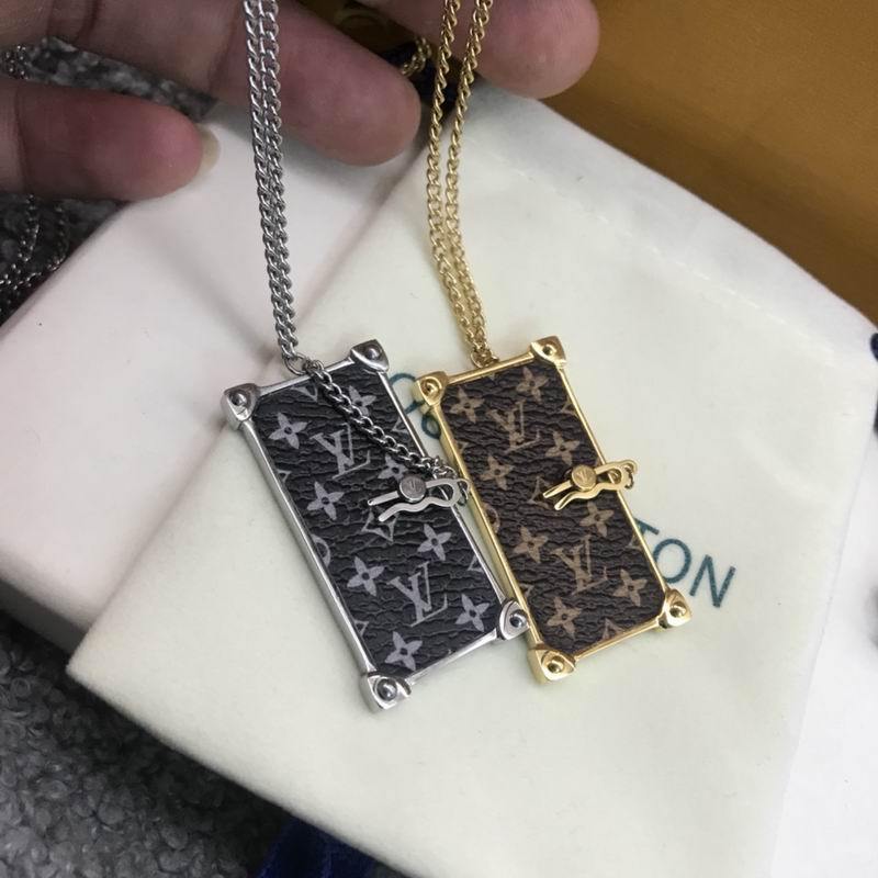 LV Necklaces 62